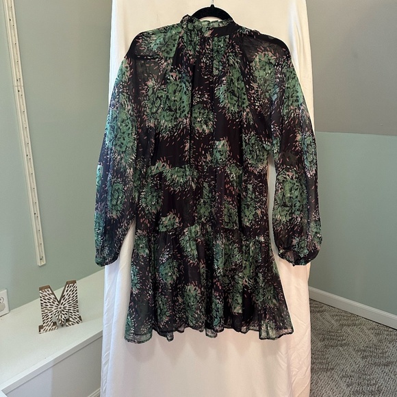 Sheer Boutique Flowy Floral Green Dress size medium - Picture 5 of 12